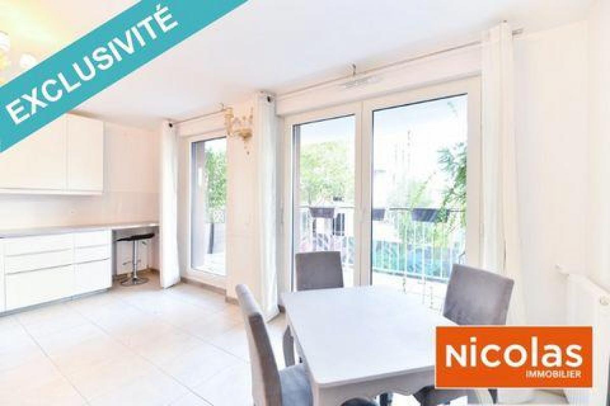 2 bedrooms Condo in Massy, France No. 33500