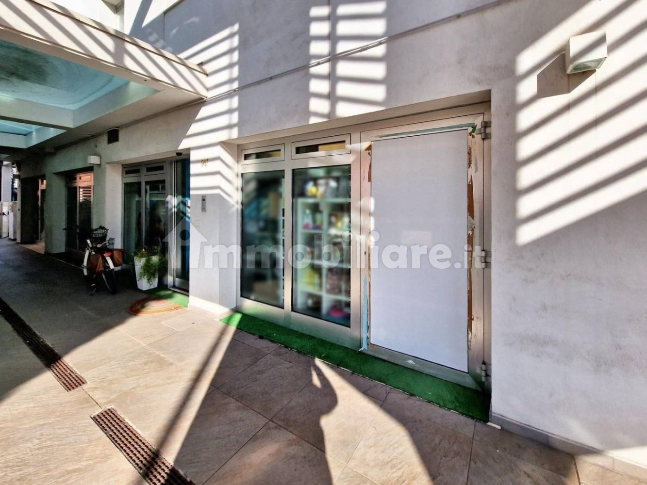 107m² Commercial property in Rimini, Italy No. 317066