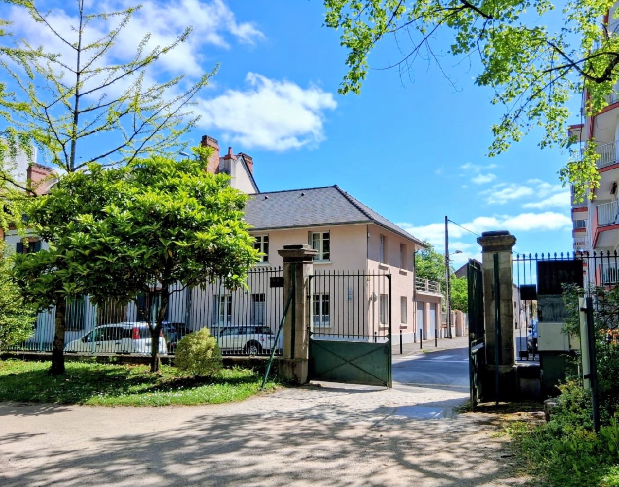 5 bedrooms House in Tarbes, France No. 349158