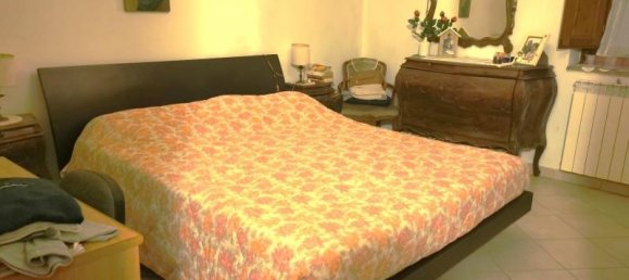 4 rooms House in Borgo San Lorenzo, Italy No. 70433 7