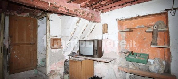 3 bedrooms Villa in Lucca, Italy No. 332545 4