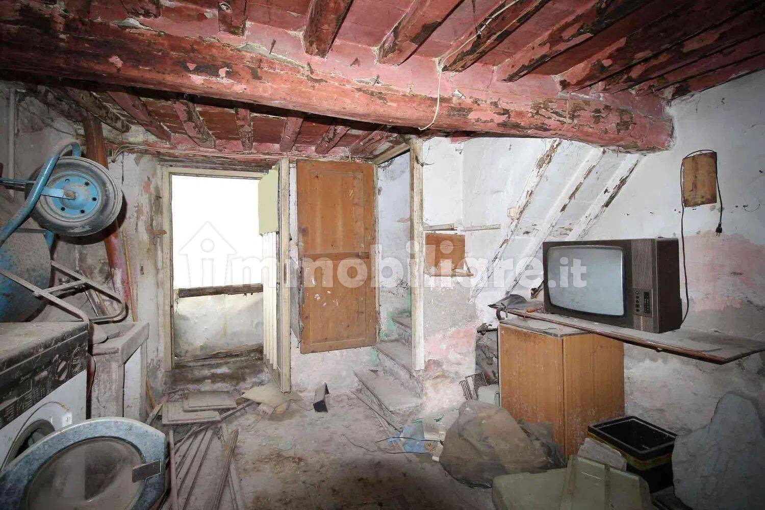 3 bedrooms Villa in Lucca, Italy No. 332545