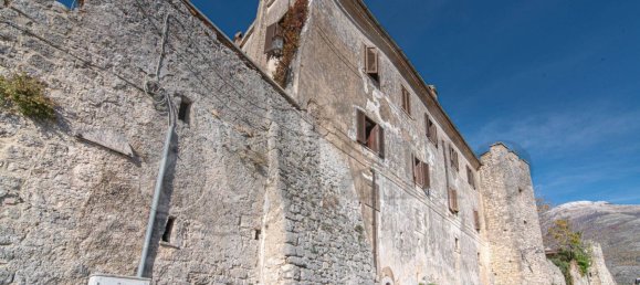 785m² Building in Vico nel Lazio, Italy No. 77081 24