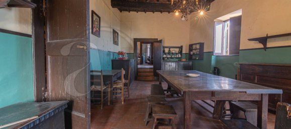 785m² Building in Vico nel Lazio, Italy No. 77081 16