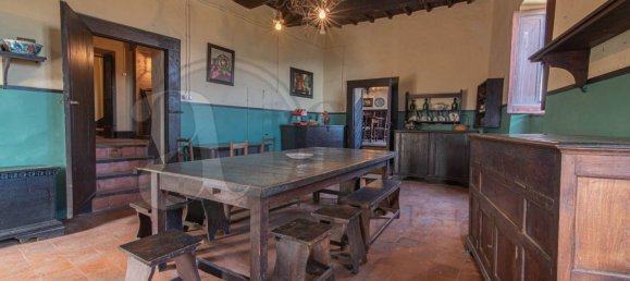 785m² Building in Vico nel Lazio, Italy No. 77081 12