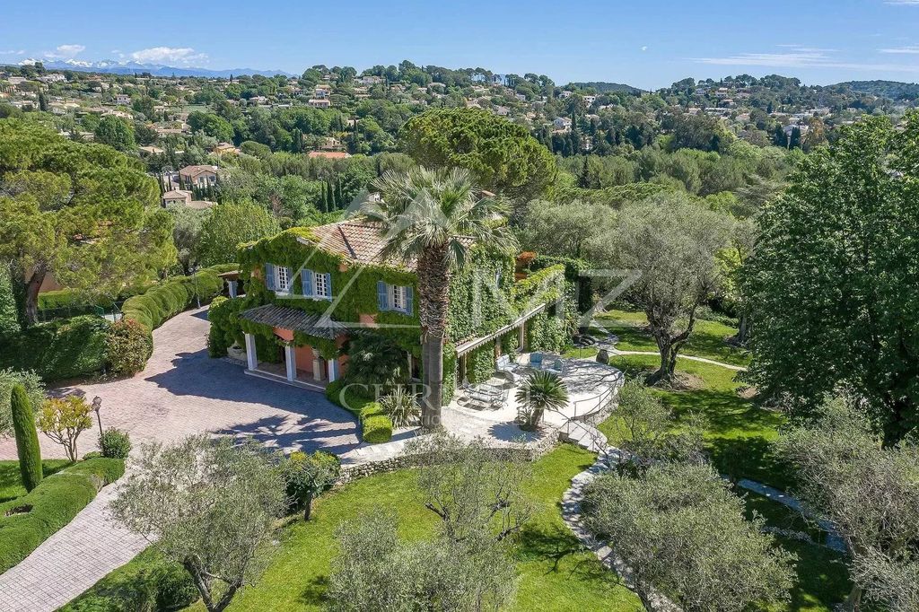 5 bedrooms Villa in Mougins, France No. 183516