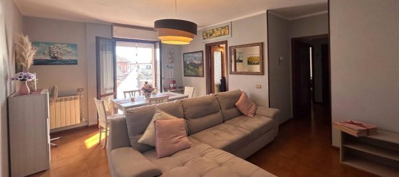 3 rooms Apartment in Seravezza, Italy No. 152454 10