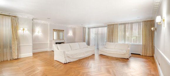 3 bedrooms Apartment in London, United Kingdom No. 13103 2