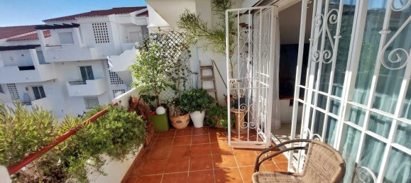 Apartamento de 2 dormitorios en Estepona, Spain No. 145874 3