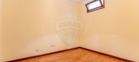 3 bedrooms House in Porto, Portugal No. 18328 5