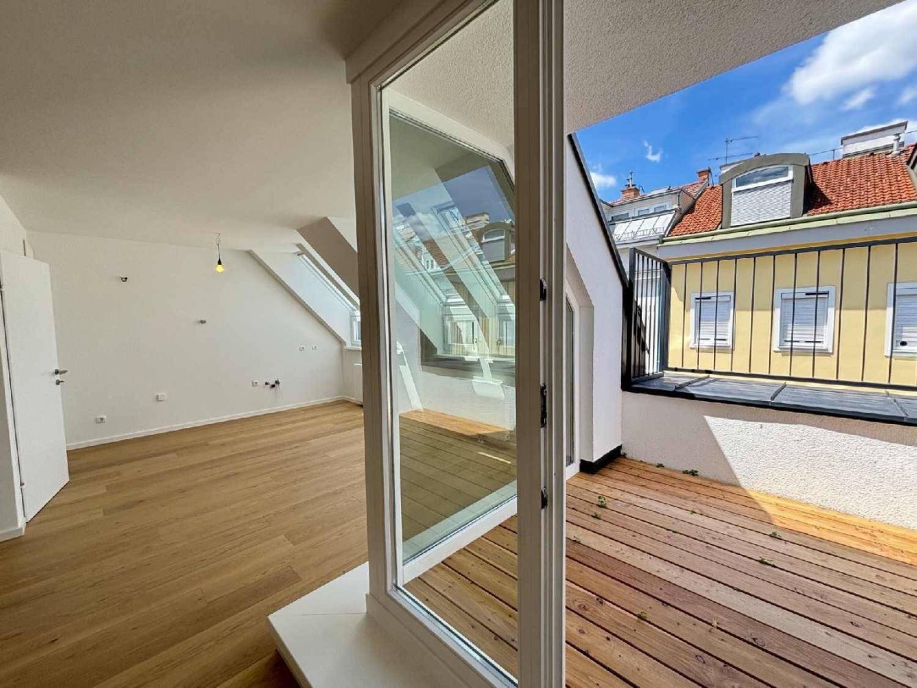 3 rooms Duplex in Wahring, Austria No. 160406