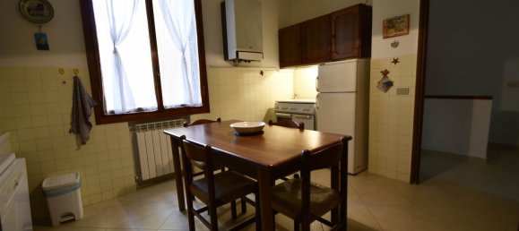 5 rooms Apartment in San Vincenzo, Italy No. 48401 18