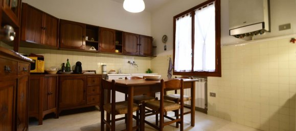 5 rooms Apartment in San Vincenzo, Italy No. 48401 16