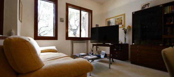 5 rooms Apartment in San Vincenzo, Italy No. 48401 11