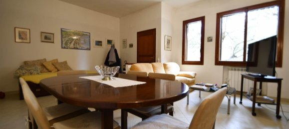 5 rooms Apartment in San Vincenzo, Italy No. 48401 10
