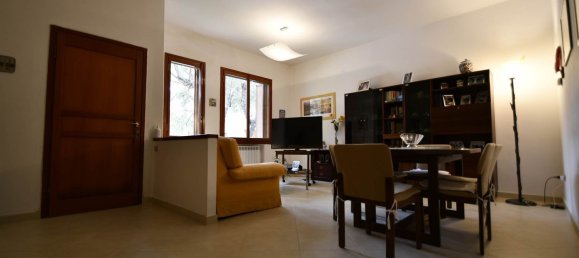 5 rooms Apartment in San Vincenzo, Italy No. 48401 9
