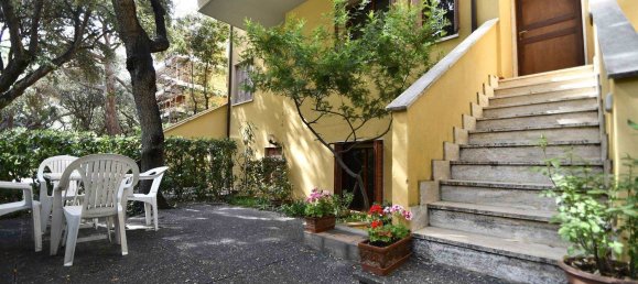 5 rooms Apartment in San Vincenzo, Italy No. 48401 3