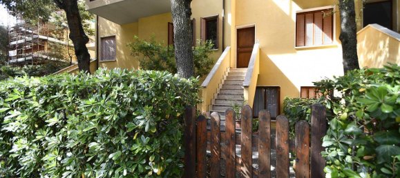5 rooms Apartment in San Vincenzo, Italy No. 48401 2