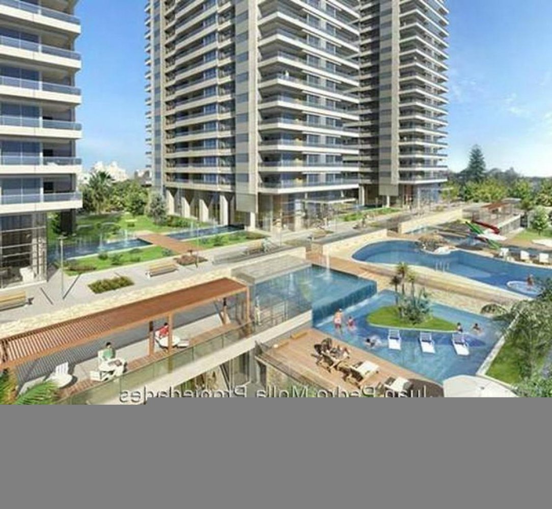 4 bedrooms Apartment in Montevideo, Uruguay No. 9080