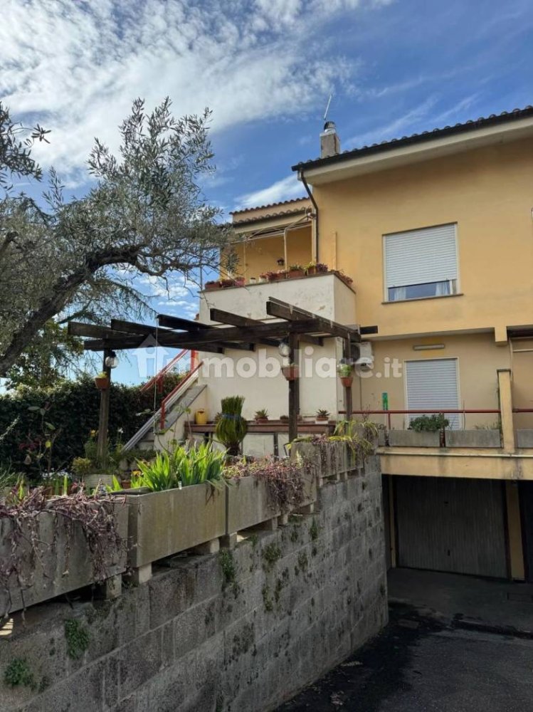 3 Schlafzimmer Wohnung in Anguillara Sabazia, Italy, Nr. 312847
