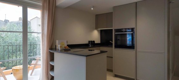 2 bedrooms Commercial property in Saint-Tropez, France No. 38241 8