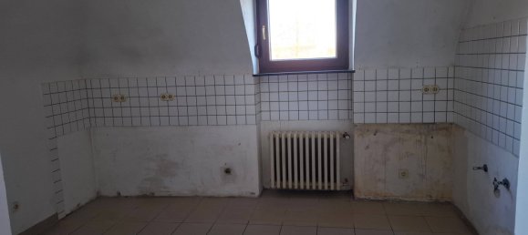 159m² Building in Essen, Germany No. 9079 72