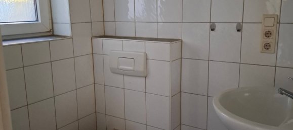 159m² Building in Essen, Germany No. 9079 65