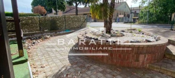 4-Zimmer Gewerbliche Immobilie in Reggio Emilia, Italy, Nr. 229647 9