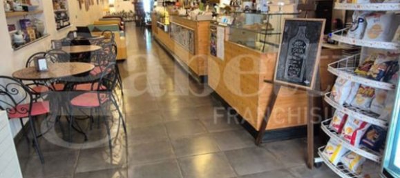 Gewerbliche Immobilie in Torre Annunziata, Italy 200m², Nr. 342647 4