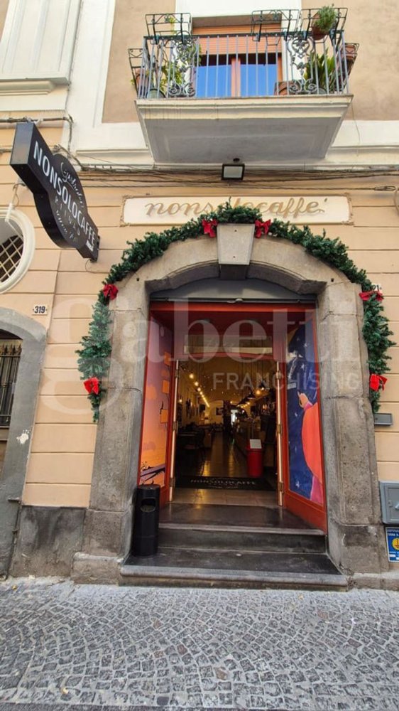 Gewerbliche Immobilie in Torre Annunziata, Italy 200m², Nr. 342647