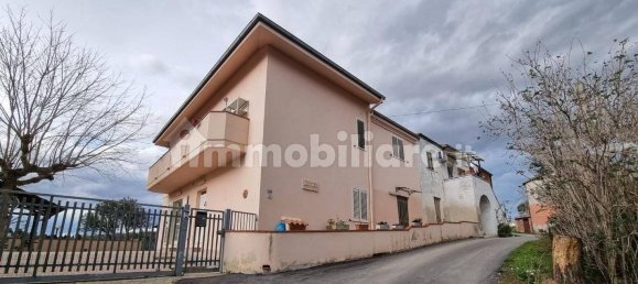 4 غرف نوم منزل في Pianella, Italy رقم 250966 4