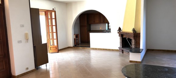 3 Schlafzimmer Wohnung in Sonnino, Italy, Nr. 210057 5