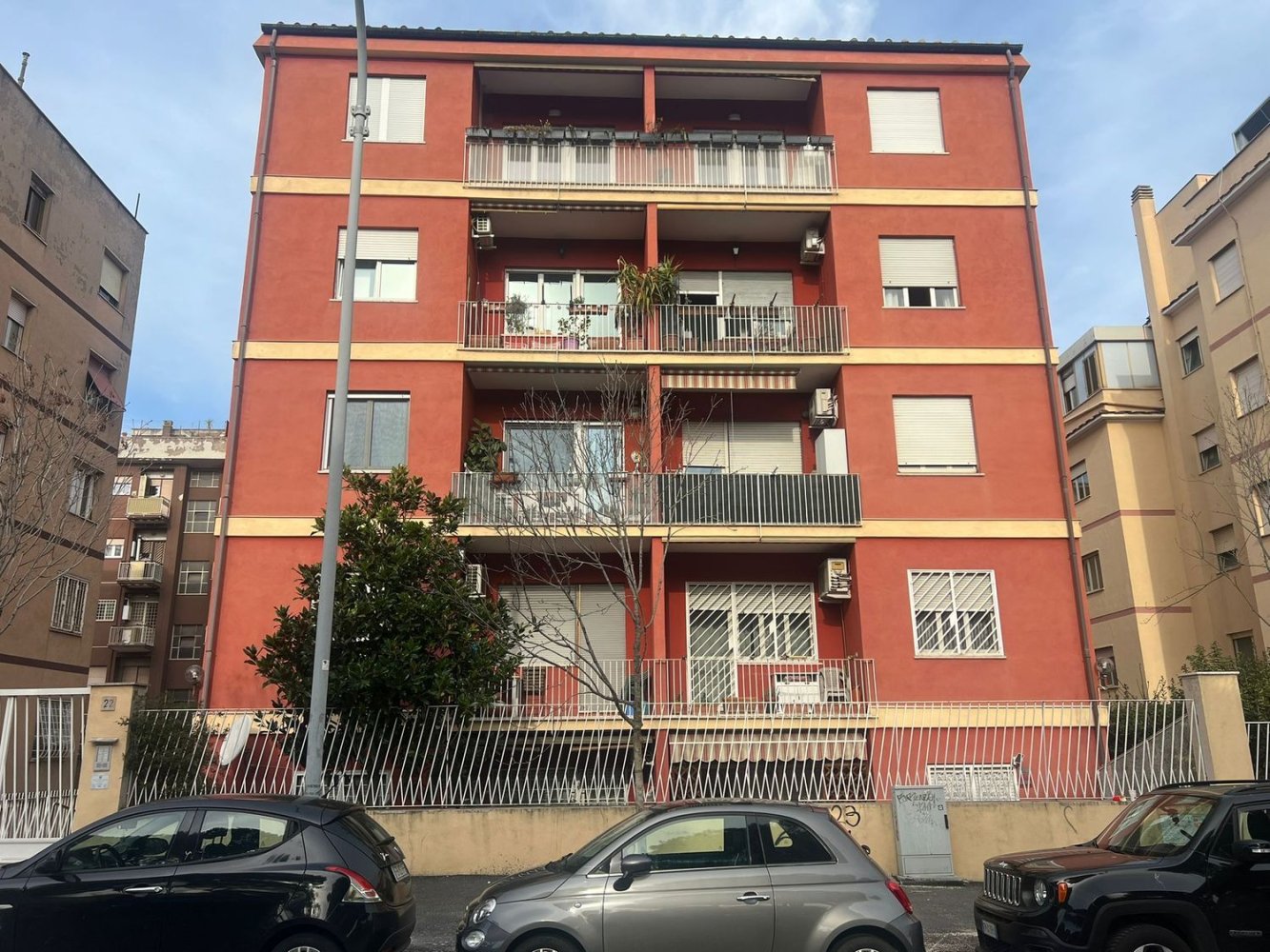 Квартира с 3 комнатами в Рим, Италия № 28393