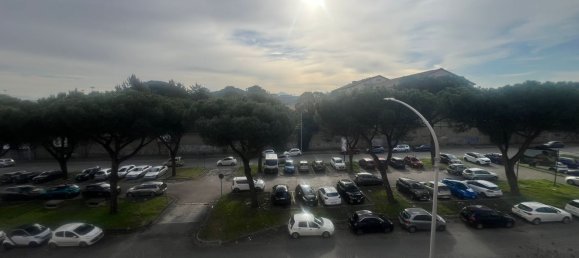 Квартира с 3 комнатами в Рим, Италия № 28393 28