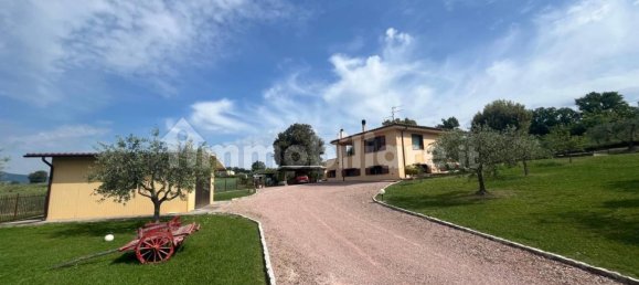 2 غرف نوم فيلا في Spoleto, Italy رقم 60985 4