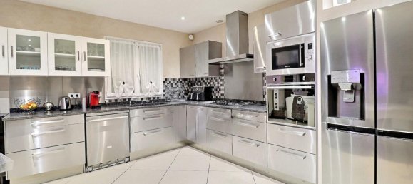 5 bedrooms House in Sainte-Genevieve-des-Bois, France No. 308876 4