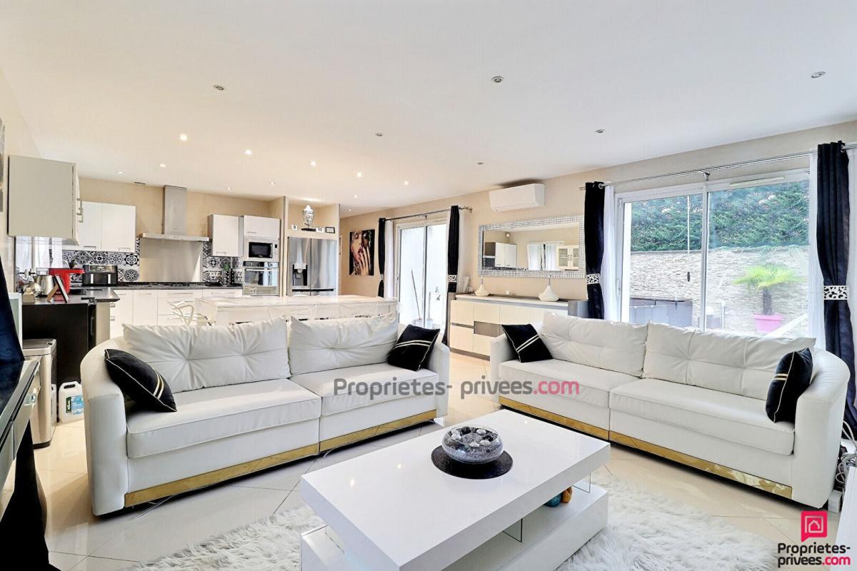 5 bedrooms House in Sainte-Genevieve-des-Bois, France No. 308876