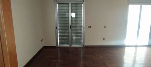 4 bedrooms Apartment in Maddaloni, Italy No. 65253 3