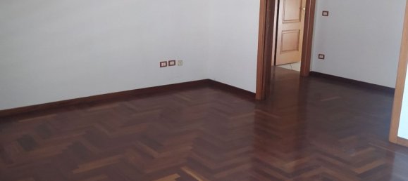 4 bedrooms Apartment in Maddaloni, Italy No. 65253 13