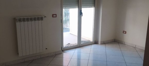 4 bedrooms Apartment in Maddaloni, Italy No. 65253 14