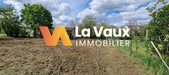 Land in Vezelise, France No. 88378 3