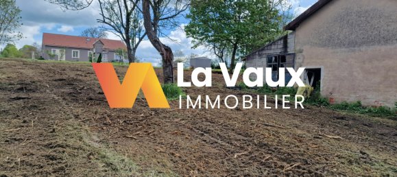 Land in Vezelise, France No. 88378 2