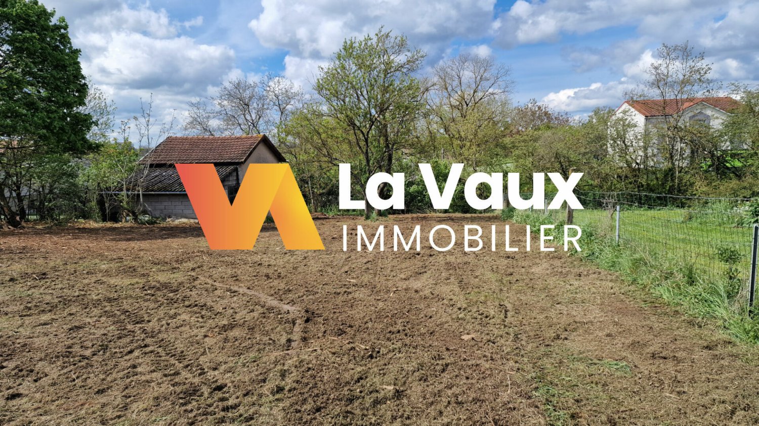  Land in Vezelise, France No. 88378