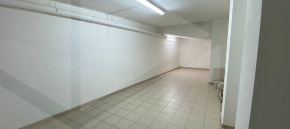1 room Garage in Modugno, Italy No. 19639 4