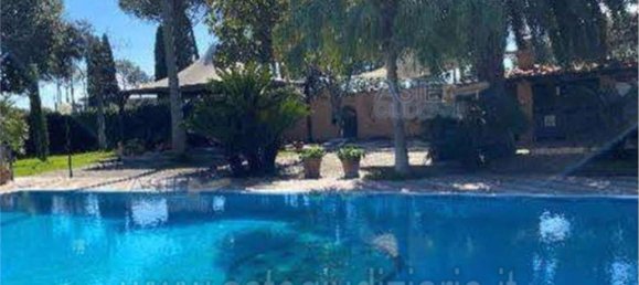 Дом с 6 комнатами в Рим, Италия № 191410 5