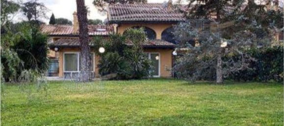 Дом с 6 комнатами в Рим, Италия № 191410 42