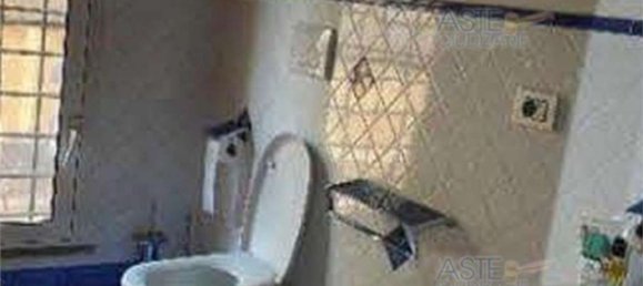 Дом с 6 комнатами в Рим, Италия № 191410 4