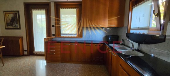 4 bedrooms Villa in Montebelluna, Italy No. 352658 7