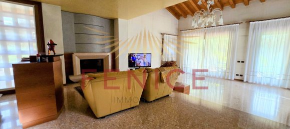 4 bedrooms Villa in Montebelluna, Italy No. 352658 9