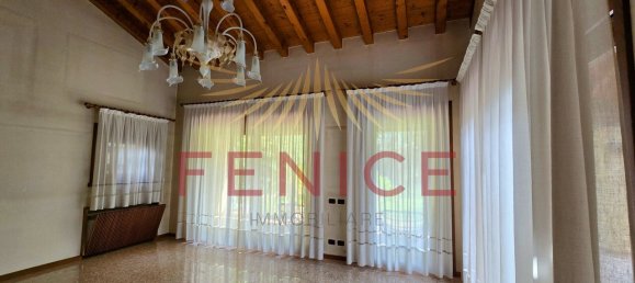 4 bedrooms Villa in Montebelluna, Italy No. 352658 10
